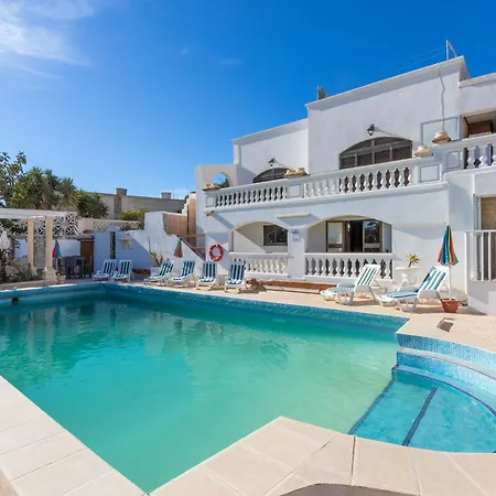 Massive Pool Area With Views, Wifi With Bbq By 360 Estates Mellieħa