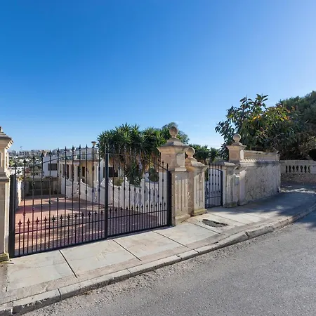 Massive Pool Area With Views, Wifi With Bbq By 360 Estates Apartment Mellieha