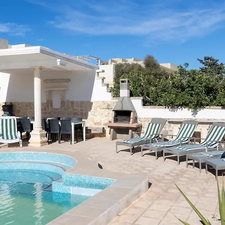 Apartment Massive Pool Area With Views, Wifi With Bbq By 360 Estates Mellieha