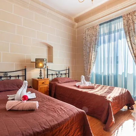 Massive Pool Area With Views, Wifi With Bbq By 360 Estates * Mellieha