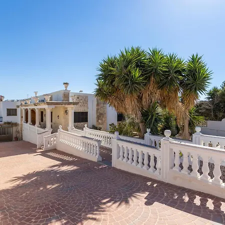 Massive Pool Area With Views, Wifi With Bbq By 360 Estates * Mellieħa