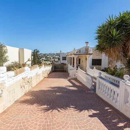 Massive Pool Area With Views, Wifi With Bbq By 360 Estates
